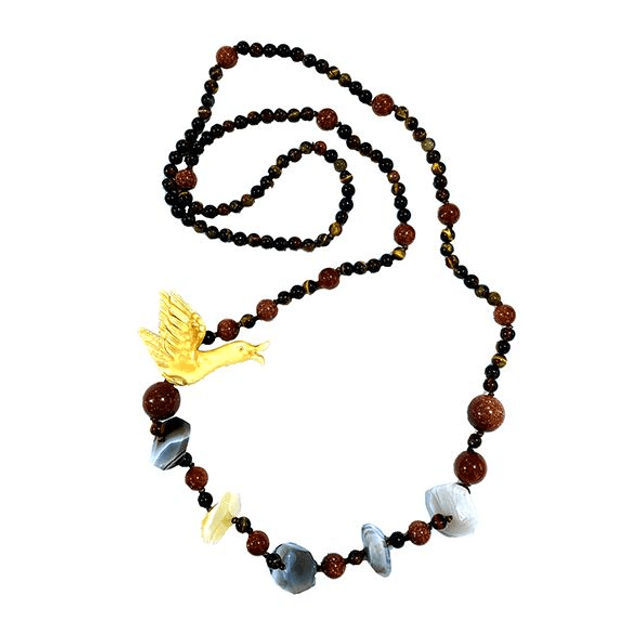 Collana in pietre dure con oca in osso inciso