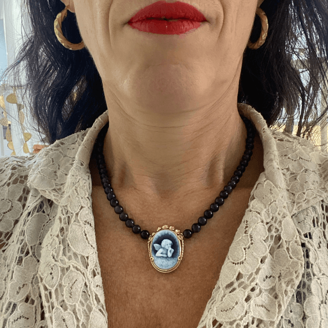 Girocollo con cammeo sardonico di agata con angelo inciso modello 0343